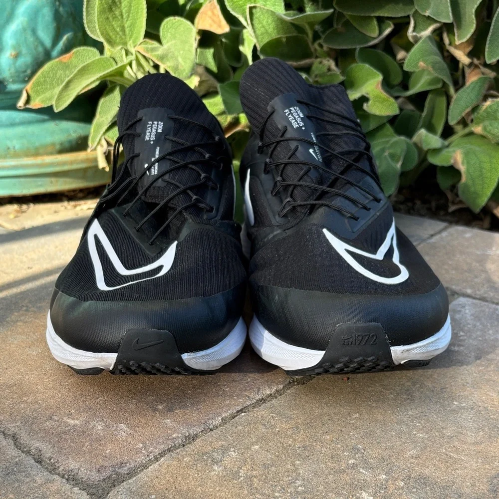 Nike Zoom‎ Pegasus FlyEase Black and White Athletic Shoes 13. Like new